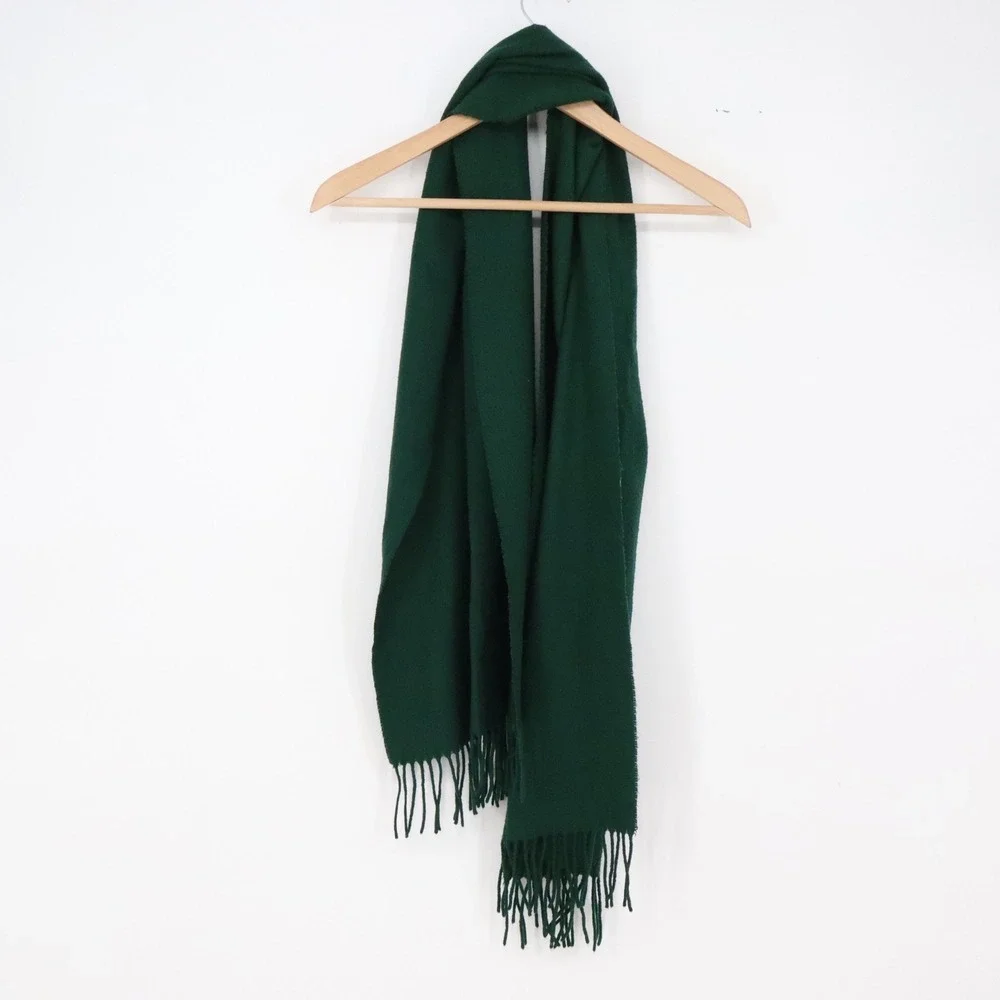 Unbranded Scarf Unisex One Size Solid Green Fringe Soft Knit Excellent